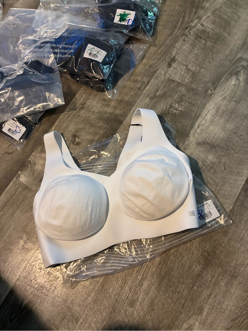 Women’s Honeylove SoftForm Bra LiftWear V Neck New NWT SZ S+